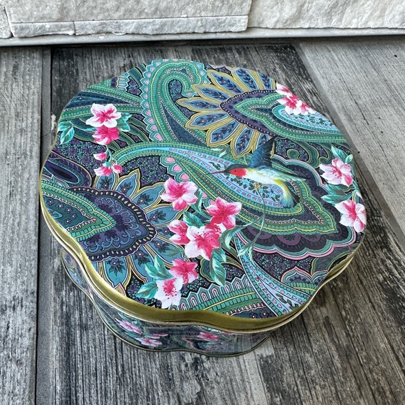 Vintage Hummingbird  Floral Cookies Biscuit Tin Box Collectible Metalware - Picture 2 of 9